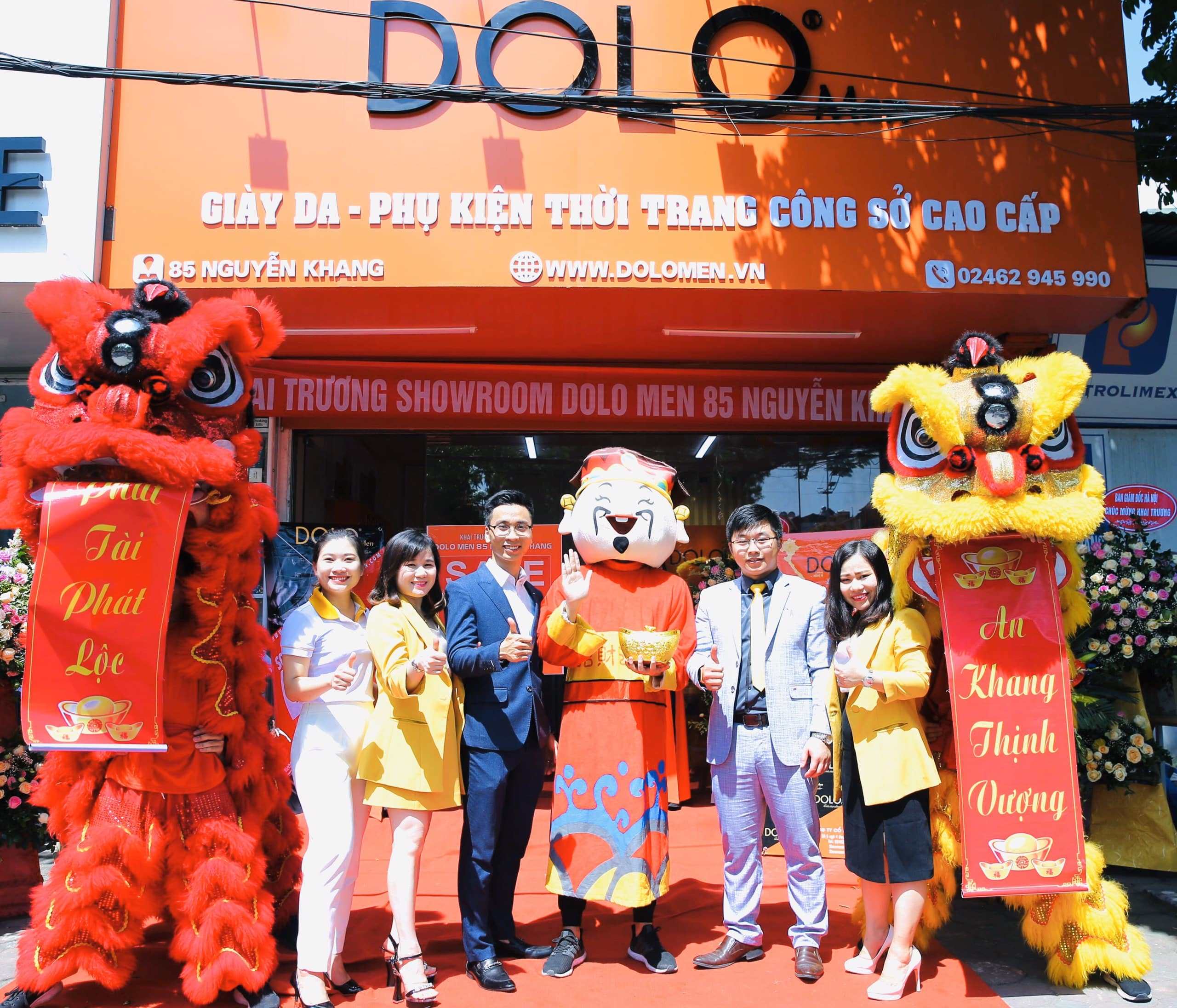 DOLO Men Tưng Bừng Khai Trương Showroom 85 Nguyễn Khang