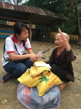 Toàn cảnh chương trình cứu trợ đồng bào vùng lũ Quảng Bình của Sát cánh cùng gia đình Việt VOH