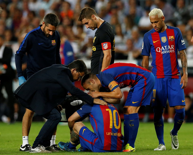 Messi dính chấn thương, Barca bị cầm chân ngay tại thánh địa Nou Camp