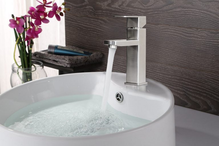 Vòi lavabo nóng lạnh Veurro VR-02