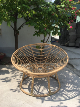 Simple Wicker Round Daybed with a comfy cushion