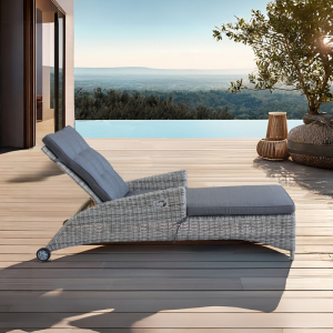 Wicker Outdoor Recliner Sun Lounger with wheels