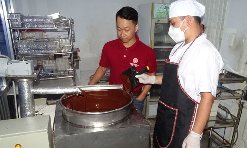 Kỹ sư Việt sáng chế máy gia nhiệt chocolate