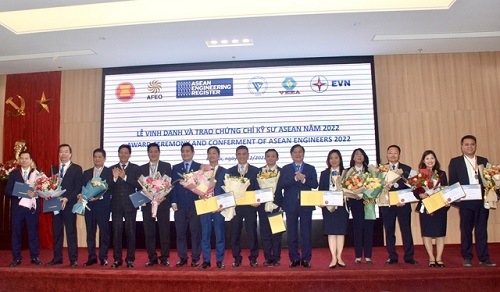 109 kỹ sư Việt được trao chứng chỉ kỹ sư chuyên nghiệp ASEAN
