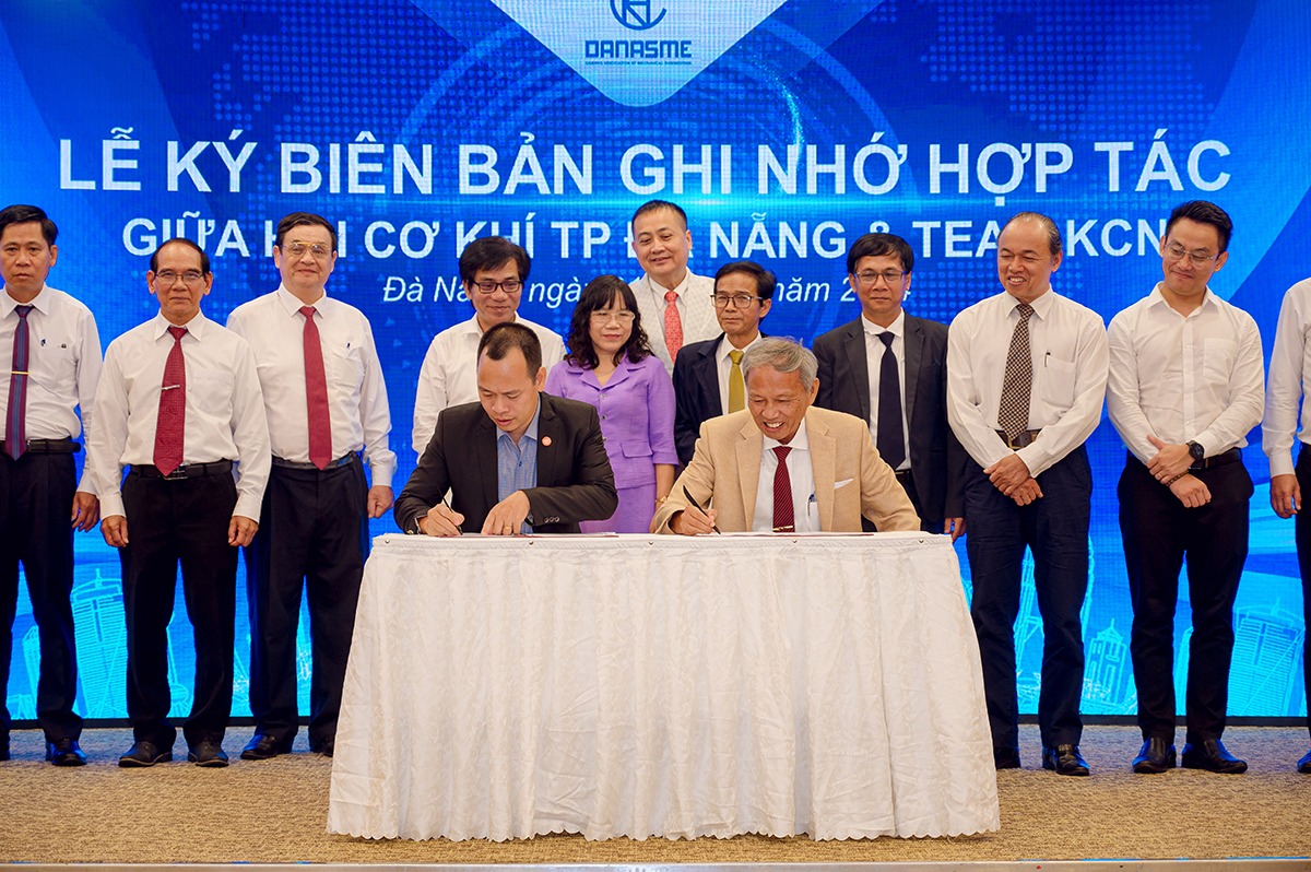 Lễ Ký thoả thuận hợp tác giữa Hội DN Cung ứng KCN - Team KCN vN & Hội Cơ Khí Đà Nẵng