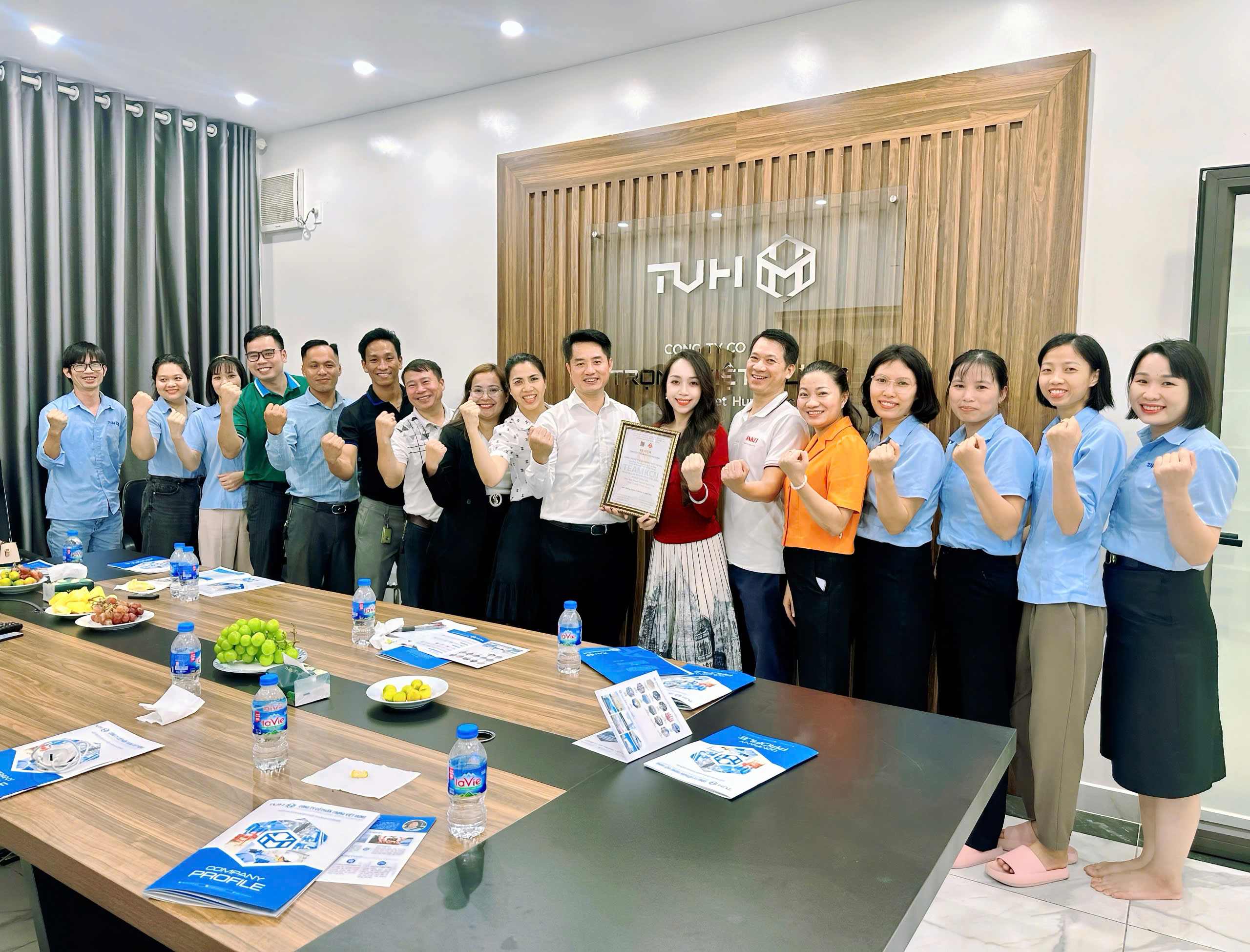 TEAM KHU CÔNG NGHIỆP MIỀN ĐÔNG BẮC THĂM TỔNG THẦU CƠ ĐIỆN VIỆT HƯNG tại HẢI PHÒNG