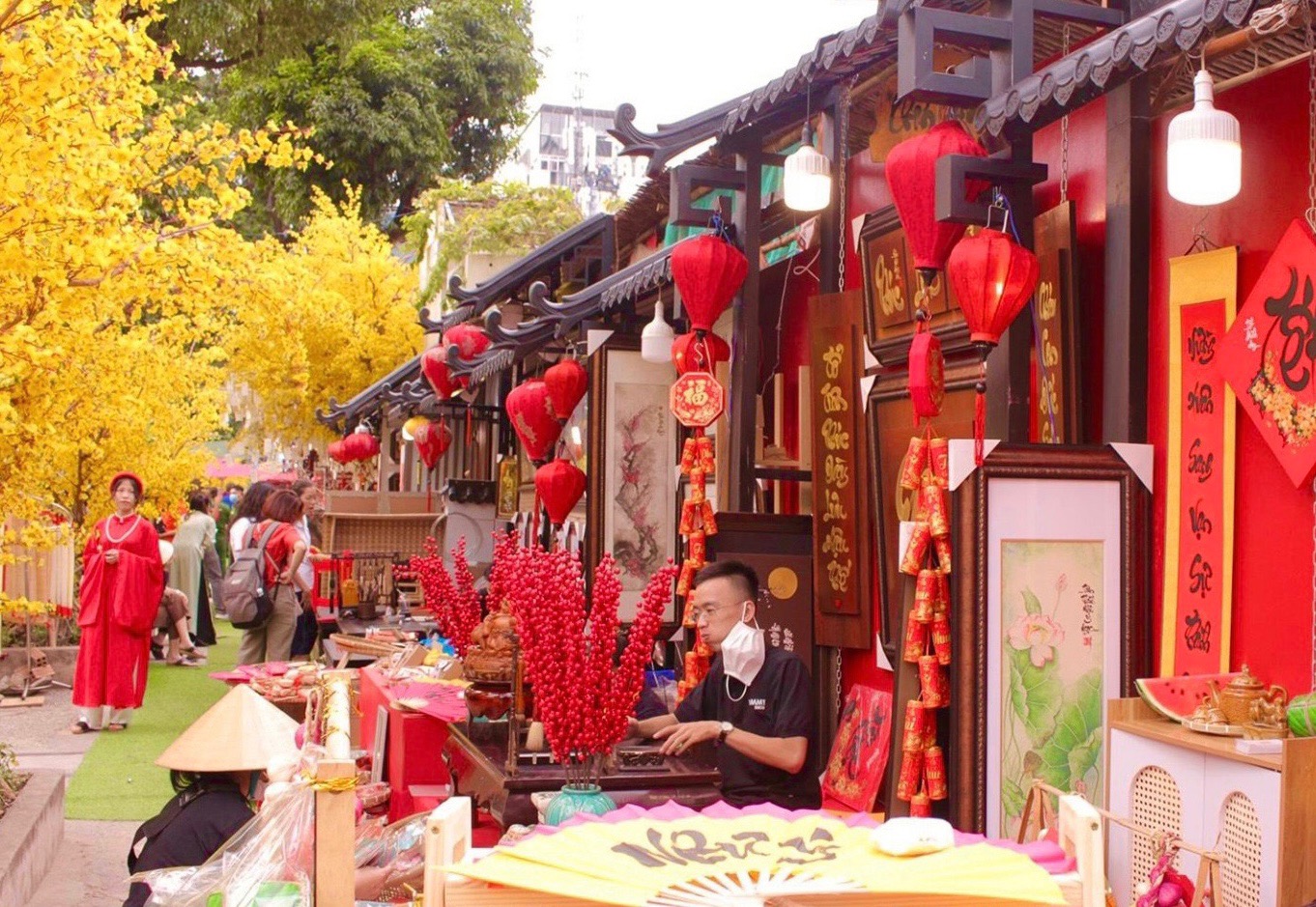 SẮC XUÂN NGẬP TRÀN PHỐ ÔNG ĐỒ