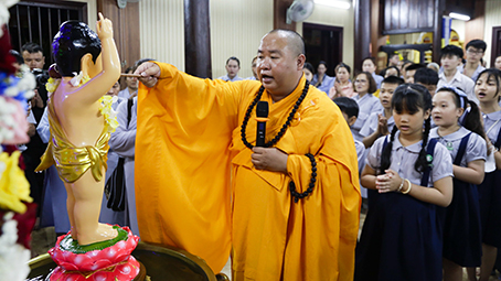 Kon Tum:  Tổ đình Trung Khánh trang nghiêm lễ Khai kinh Tắm Phật kính mừng Đại lễ Phật Đản PL. 2568.