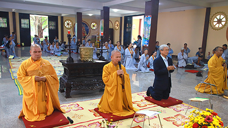 Kon Tum: Chùa Tháp Kỳ Quang trang nghiêm cử hành lễ Phật Đản và nghi thức Tăm Phật PL.2569 – DL. 2025.