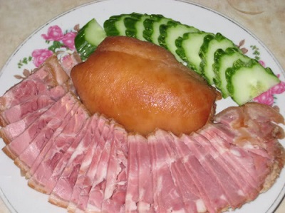 Đến Lào Cai thưởng thức đặc sản thịt lợn muối