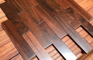 Sàn gỗ chiu liu 5x1.5x32 cm