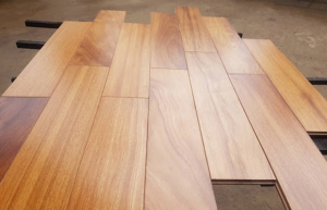 Ván sàn gỗ gõ đỏ Lào 9x1.5x60 cm