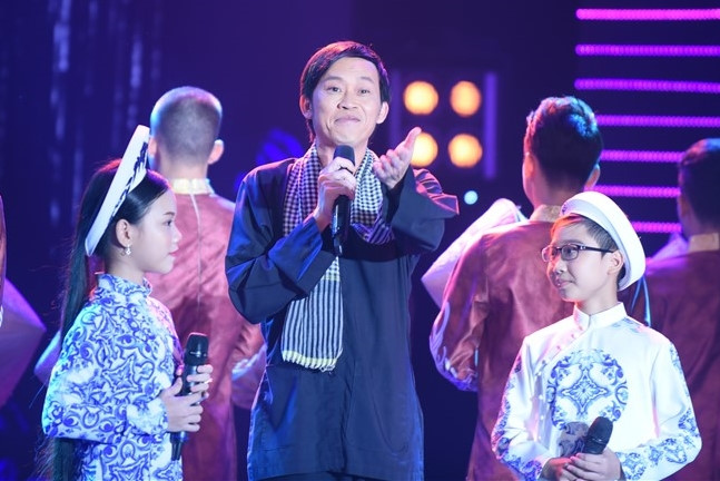 Hoài Linh hỗ trợ học trò em trai đăng quang Tuyệt đỉnh song ca nhí