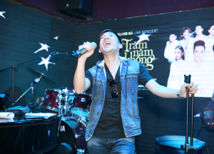 Quang Hà diễn tập trước ngày diễn ra Liveshow " Trăm năm không quên"