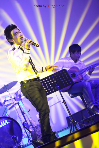 Quang Hà bị 'thất sủng' vì ca sĩ trẻ?