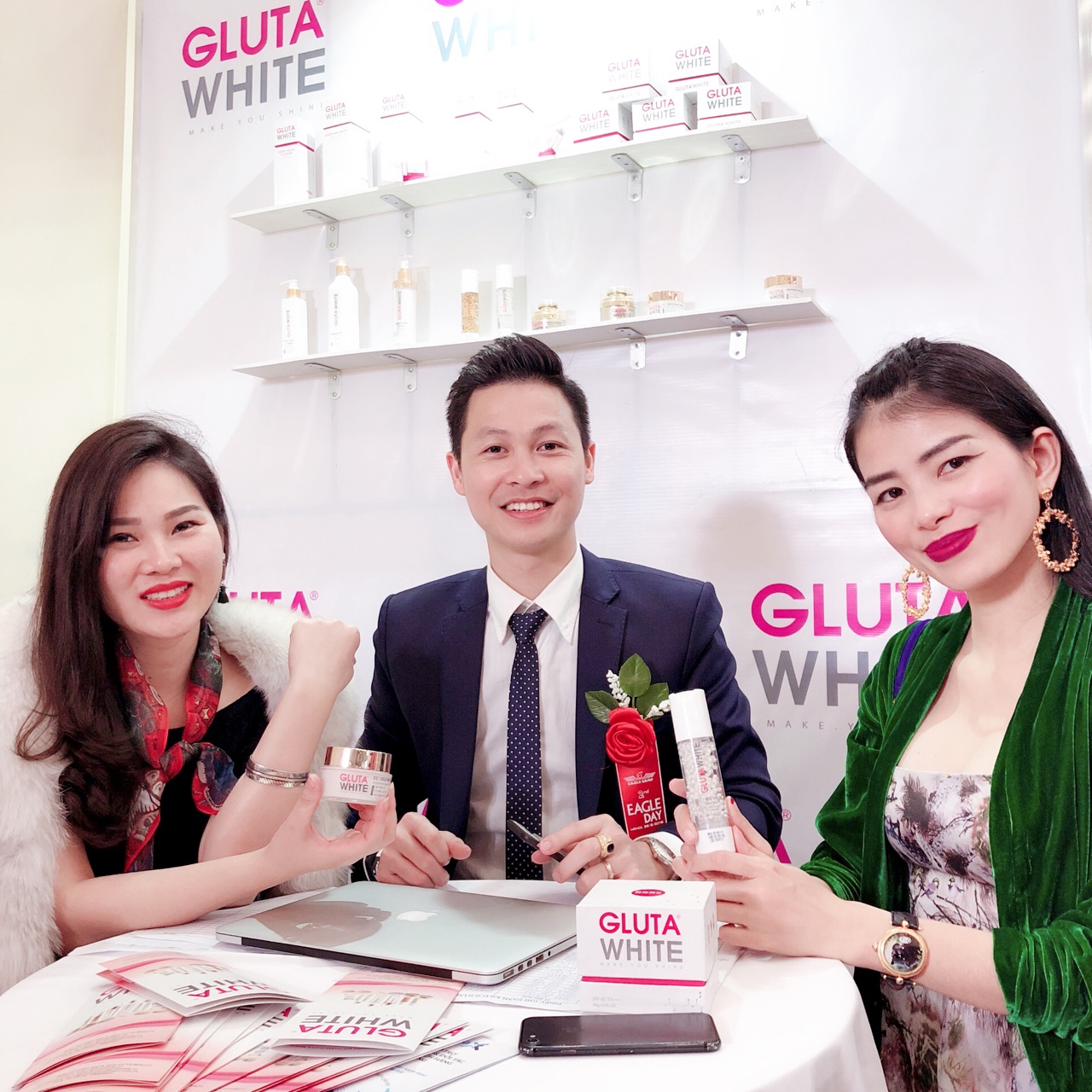 CEO Nguyễn Bá Hưởng - Chủ sở hữu nhãn hiệu mỹ phẩm Gluta White tưng bừng trong ngày hội Eagle Day 2018