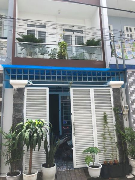 Chính chủ bán gấp nhà Trường Lưu Q9 đang ở,nhà 1 trệt 1 lầu, 2 Phòng ngủ, 2 toilét, dt 4x13,