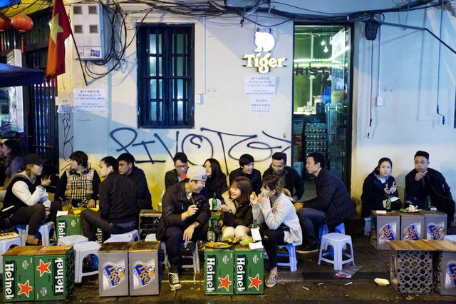 Bloomberg: Việt Nam là "chiến trường tiếp theo" của các hãng bia thế giới